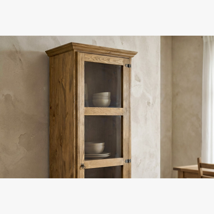 Vitrína v rustikálnom štýle