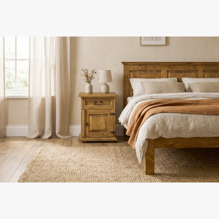 Nočný stolík vidiecky štýl