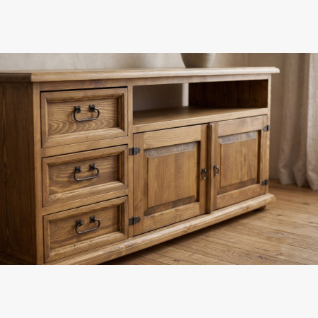 Selská TV komoda z masívu typ 107