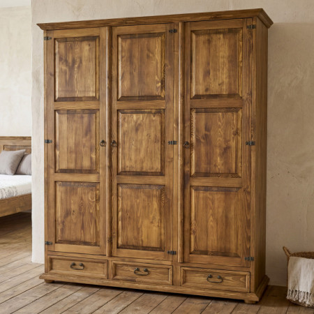 Trojdverová rustikálna skriňa