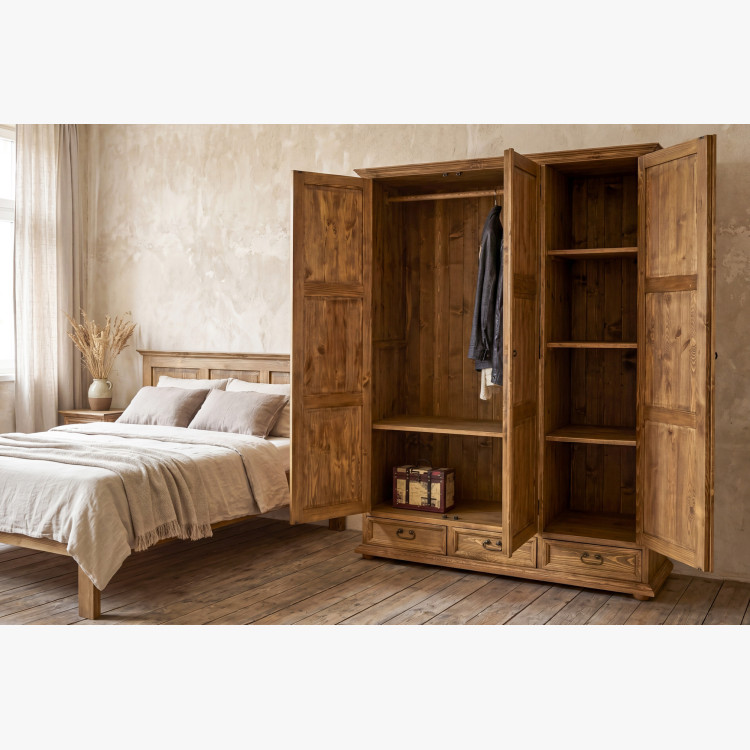 Trojdverová rustikálna skriňa