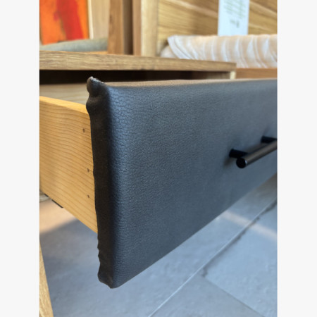 Outlet dubový nočný stolík z masívu 50 cm