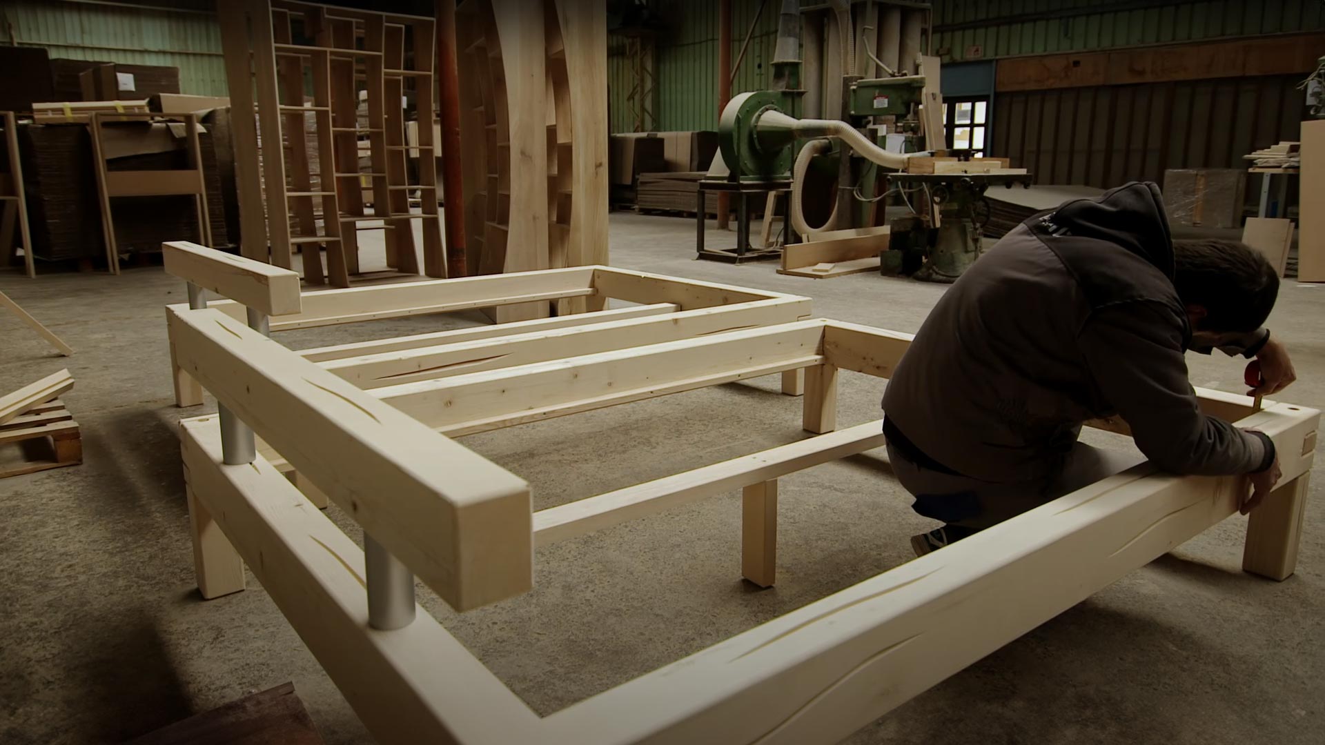 v&yacute;roba postele