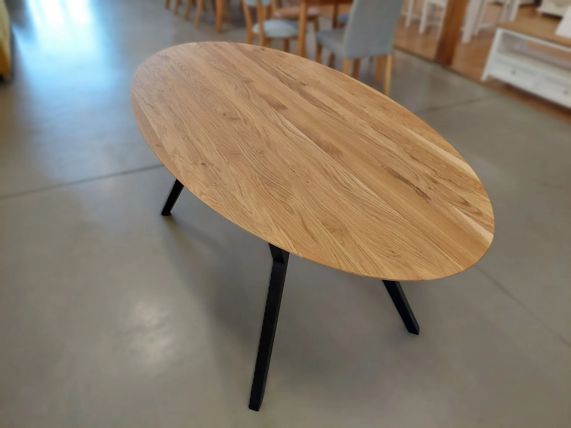 Stôl z dubu - výstavný kus košice