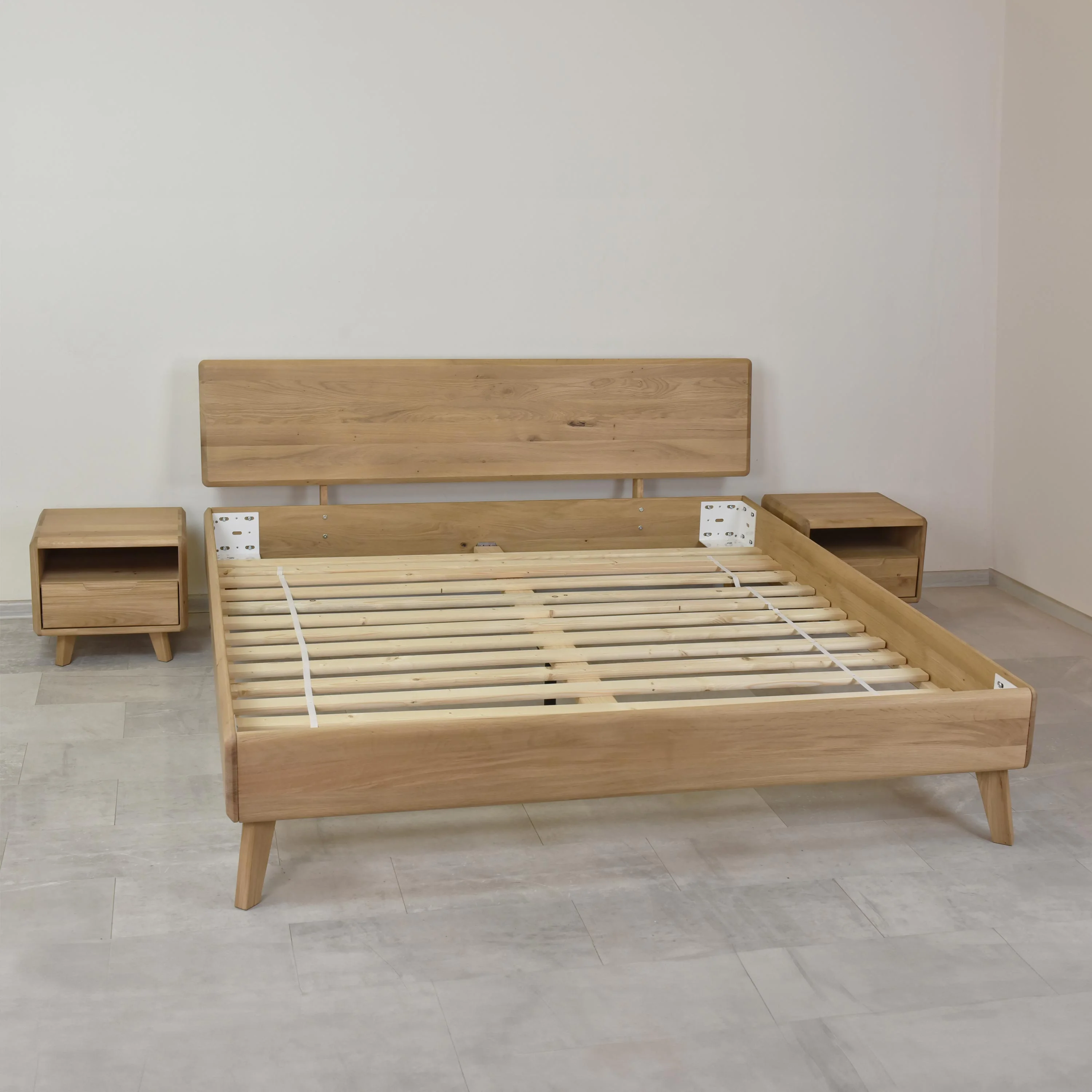 Manželská posteľ Bratislava 180 x 200 vyrobená z dubu 
