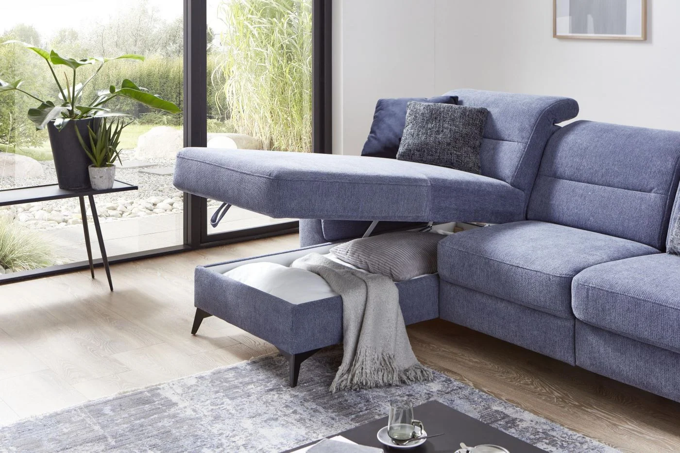 Moderná obývacia izba sa nezaobíde bez kvalitnej pohodlnej sedačky.