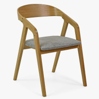 Zaoblená dubová stolička z masívu - novinka do jedálne 2023 