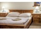 Manželská drevená posteľ 